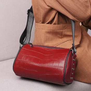 Кожаная сумка-подушка для женщин 2023, новая мода, широкополосная сумка через плечо с крокодиловым узором, сумка через плечо из воловьей кожи